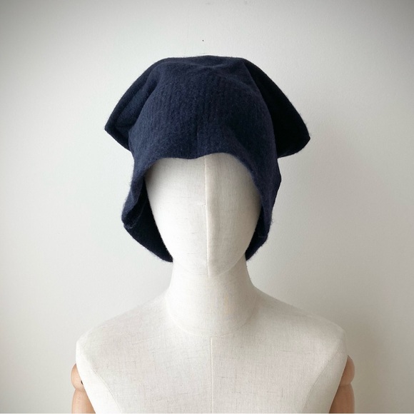 joodito origami crown 100% cashmere sweater hat felted bucket beanie dark blue main image 5